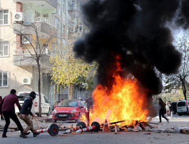 Η πόλη Ντιγιαρμπακίρ ελπίζει σε διάλογο μεταξύ των αντιμαχόμενων πλευρών και ειρήνη